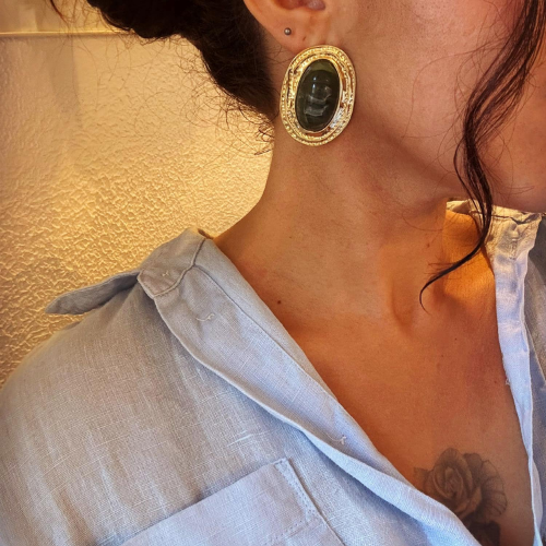 Les Trésors de Jeanne aux Saintes‑Maries‑de‑la‑Mer — boutique d’artisanat et de décorations uniques, bijoux élégants mêlant calme, nature et style cottagecore.