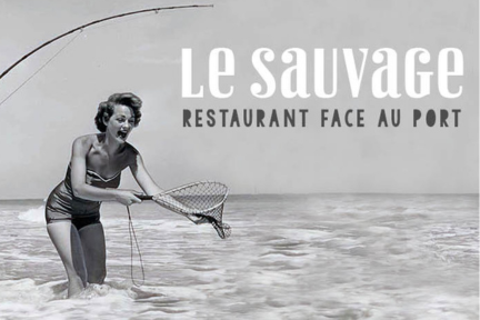 Le Sauvage, petit restaurant intimiste face au port des Saintes-Maries-de-la-Mer, cuisine méditerranéenne traditionnelle préparée par Rémy selon une ardoise évolutive issue de produits frais, locaux et de saison, à savourer en terrasse ou dans une déco discrète et subtile.